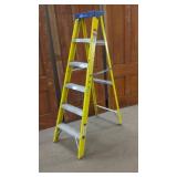 DAVIDSON 6 FT FIBERGLASS STEP LADDER TYPE 1