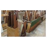 SCRAP WOOD AND LAMINATE FLOORING LOT