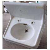WHITE CERAMIC BATHROOM SINK