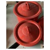 Red and black enamel pot set