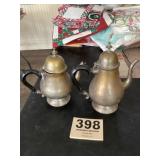 Lot of 2 Vintage Tea Pots
