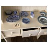 Miscellaneous blue willow dishware