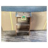 Wooden folding stepstool