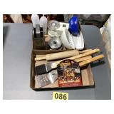 Kitchen and grilling lot