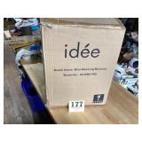 Idee mini washing machine looks unused in