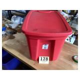18 gallon Rubbermaid tote with lid