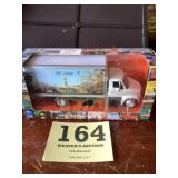 International 4200 old Main diecast truck