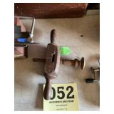 Wooden dowel, screw cutter