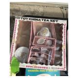 Vintage toy, China set