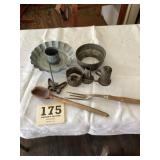 Assorted Kitchen Utensils