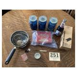 Miscellaneous lot of different household items