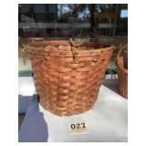 Large Vintage Trappers Basket