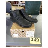 Women Casual Boots size 9