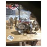 Lot of assorted metal ware