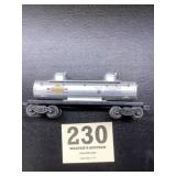 Lionel Sunoco, two Dome tank car