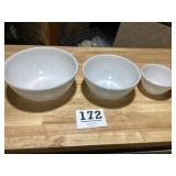 Vintage three-piece set of Pyrexx mixing bowls,