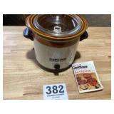 Vintage rival crockpot in nice condition with