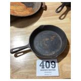 8ï¿½ Cast Iron Skillet