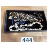 Miscellaneous lot of costume jewelry