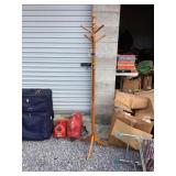 Coat tree