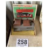 Bachmann 027 scale Plasticville building