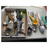Miscellaneous Kitchener, spoons, spatulas, etc.