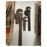 Pipe wrenches