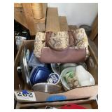 Box lot kitchen goods