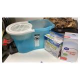 Hurricane mop bucket with replacement mop, head