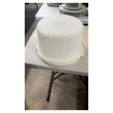 Tupperware cake taker