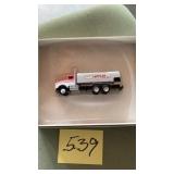Winross die cast truck Leffer fuel