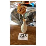 Lynox bud, vase with flower