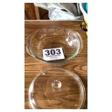 Pyrex covered 2 quart casserole