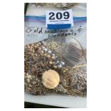 Custom jewelry, gold, necklaces, and pendants