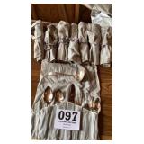 Macyï¿½s silver plate silverware service for eight