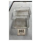 Pyrex glass cake pans one chipped