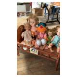 Doll bed and dolls