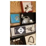 Assorted jewelry
