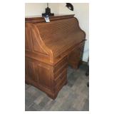 Oak roll top desk with keys