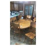 Oak kitchen table with 8 chairs (2 captain)