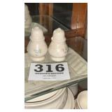 Pfaltzgraf rose pattern. Salt and pepper shaker.