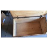 Blanket chest
