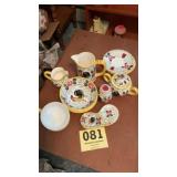 Set of Rooster kitchenware, 4 bowls, 4 plates,