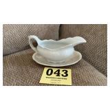 Gravy boat and plate England