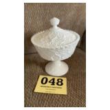 Beautiful candy dish prestine