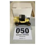 Die Cast 1920 Ford Model T Cargo Truck Cream