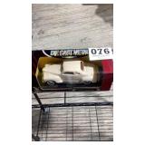 Road signature die cast 1941 Plymouth