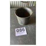 Tin bucket
