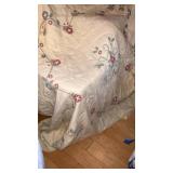 Crocheted appliquï¿½d quilt