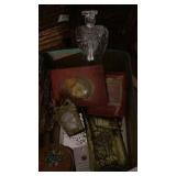 Assorted decorations and knickknacks